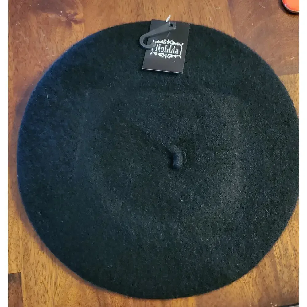 Classic Black Wool French Beret Hat Timeless Style  NWT Warm